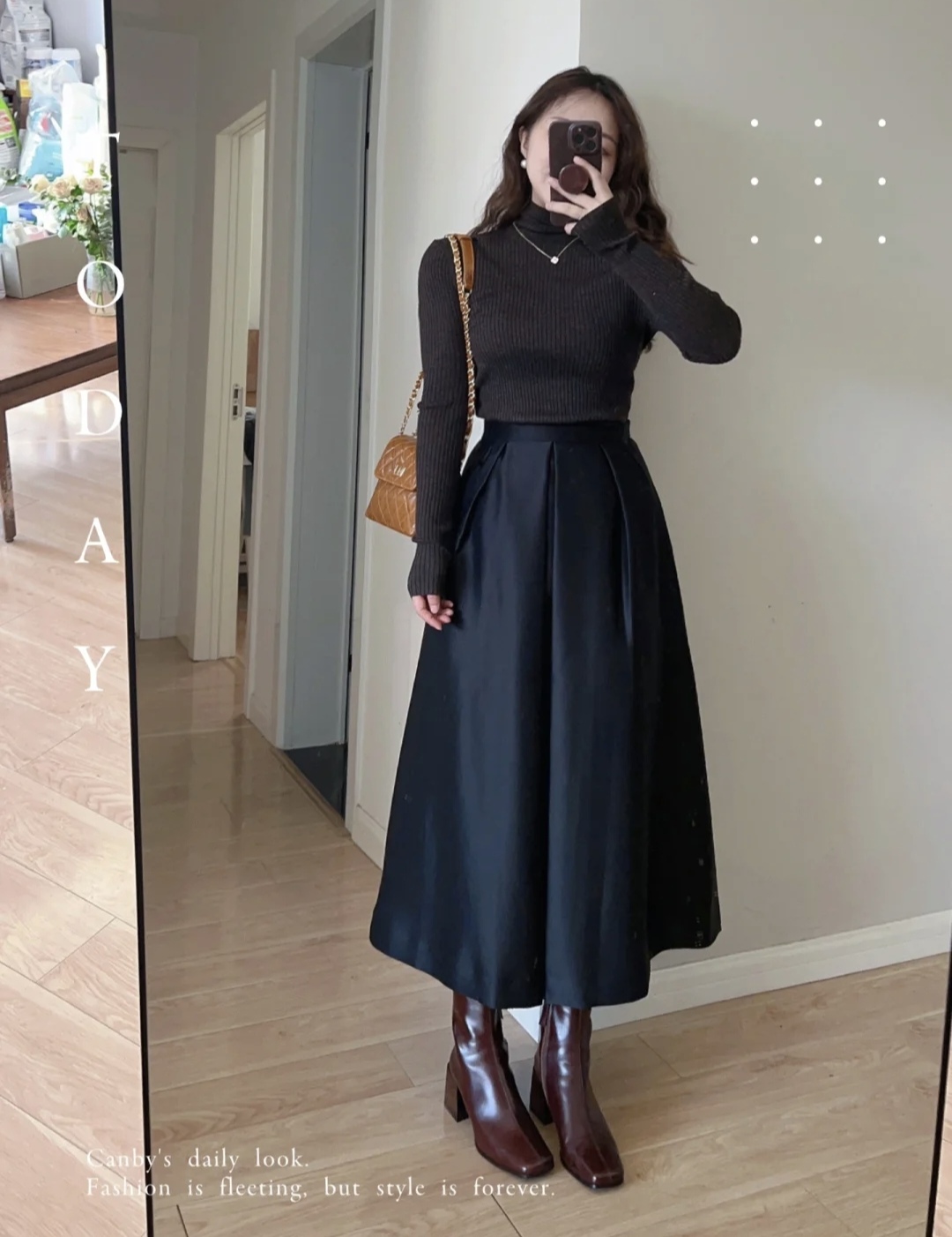 冬季流行鱼尾裙短款羽绒服穿搭,深色羽绒服搭配什么色的半身裙