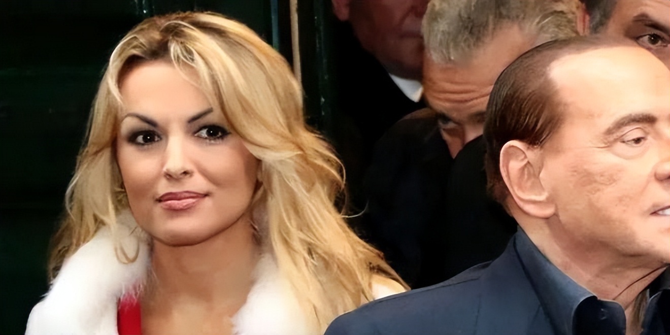 贝卢斯科尼的传奇人生,贝卢斯科尼飞机撩妹段子