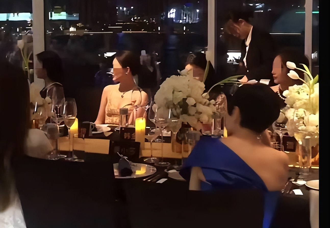 15人拼单3000一夜，名媛群聊天截图曝光，撕开当下社会虚伪遮羞布