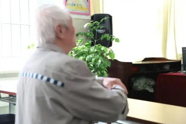 临终病人呼唤父母,临死前的患者喊妈妈