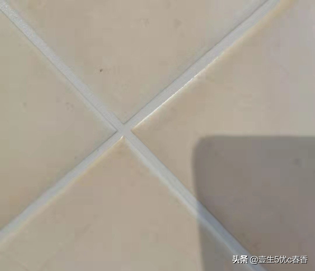 环氧彩砂和美缝剂哪个更防水,瓷砖环氧彩砂美缝多少钱一平方