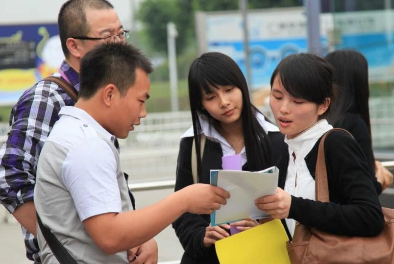 中央好消息：体制内不养闲人，5类人将失去铁饭碗，老百姓点赞