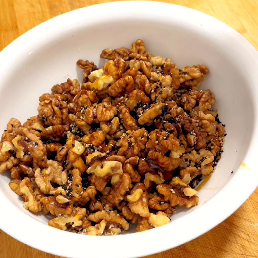 核桃便宜的能吃吗,核桃最新吃法你肯定没这样吃过