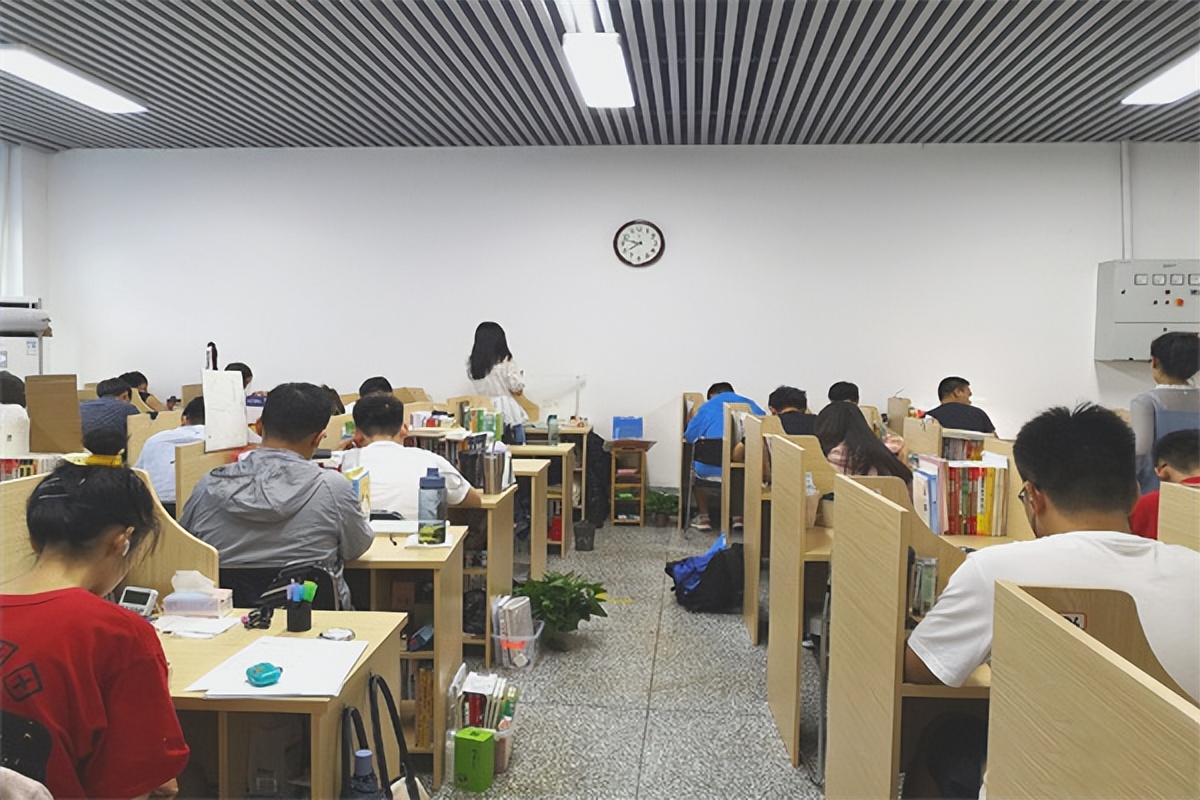 郑州正规寄宿考研基地哪家便宜,郑州考研寄宿训练营