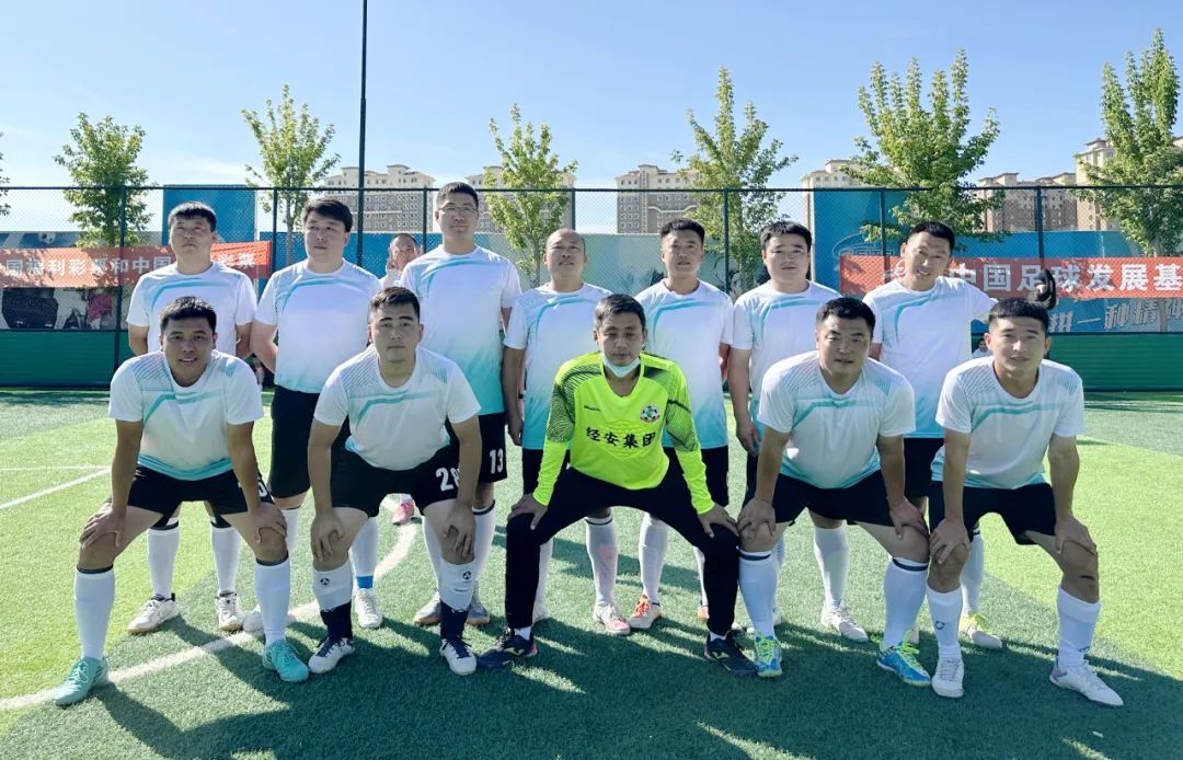 【体育】奈曼旗教体局代表队荣获奈曼旗“公仆杯”足球联赛冠军！