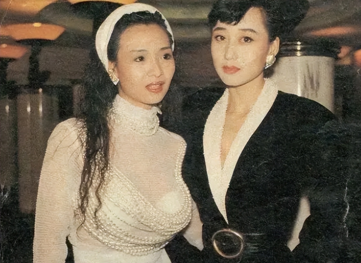 她是风月片天后，一脱成名却不*点露**，照顾男友26年，遗产赠与继子