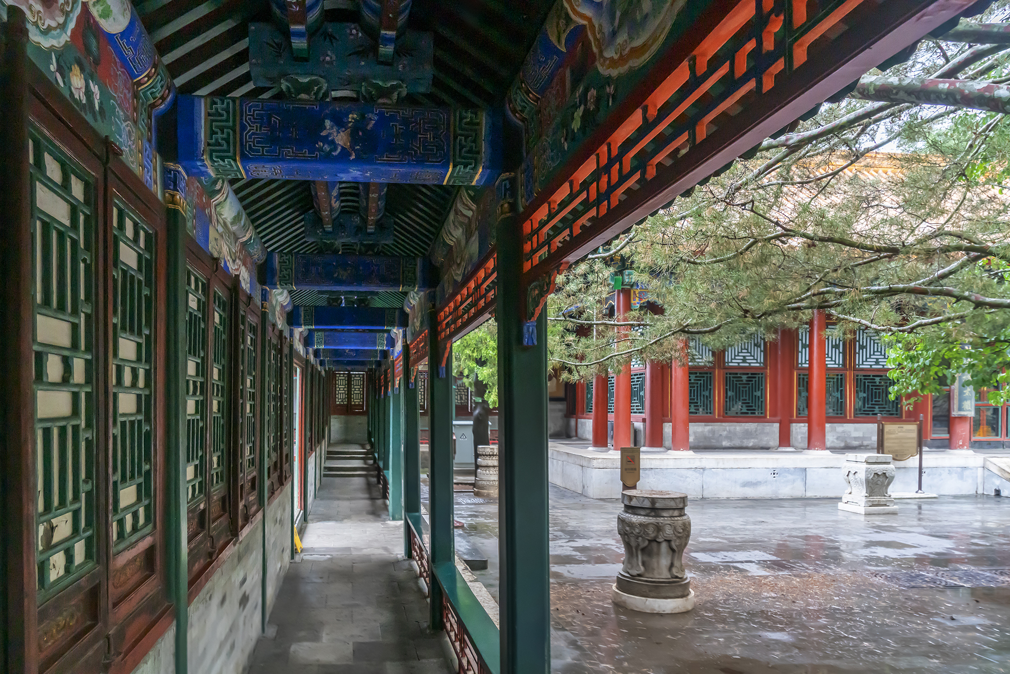 漫步北京颐和园,走颐和园长廊寓意