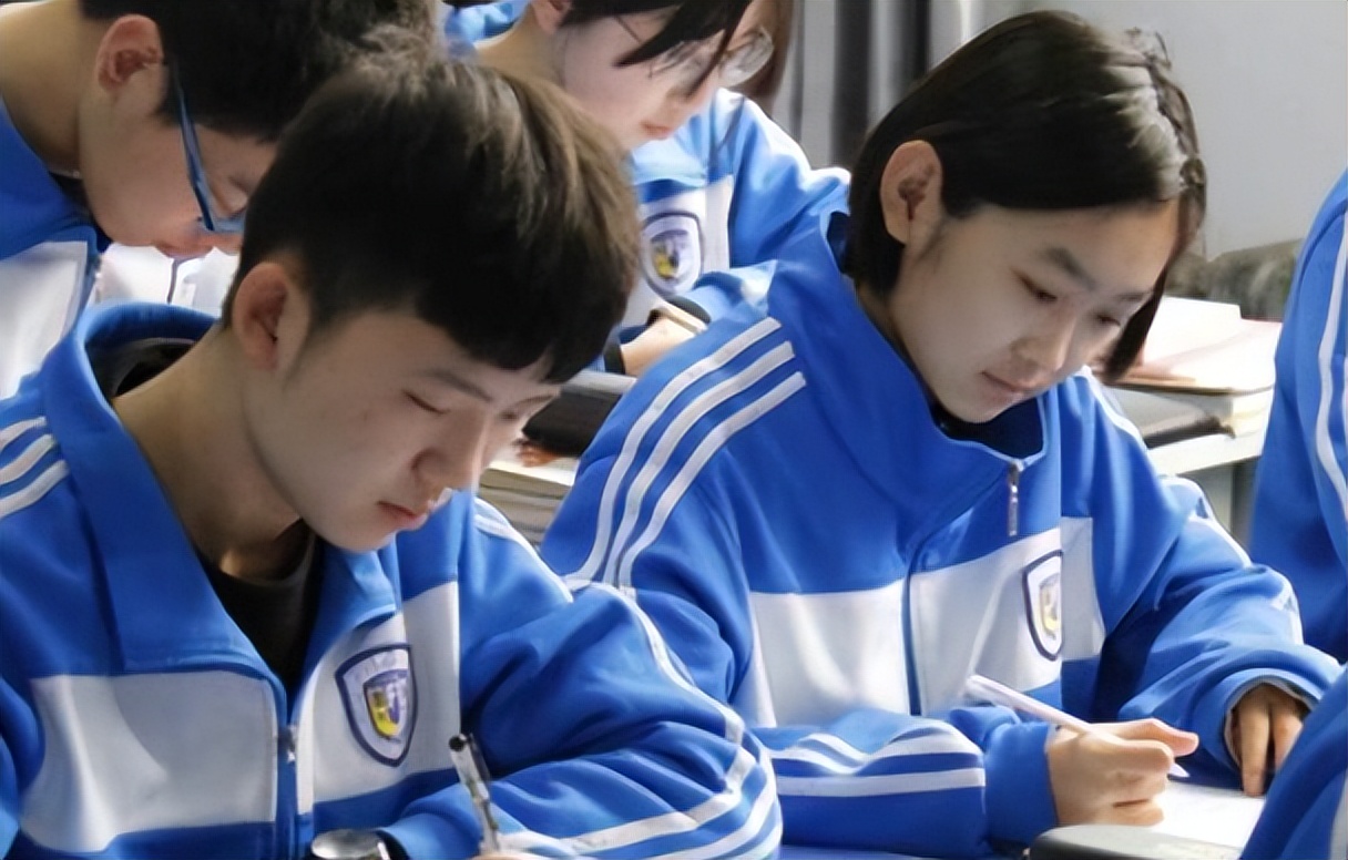 上不了高中不读技校还有机会吗,为什么读烂高中也不读技校