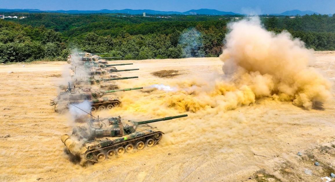 陆军无用论，13个军近百万兵力，为何我军保留最大规模陆军部队？