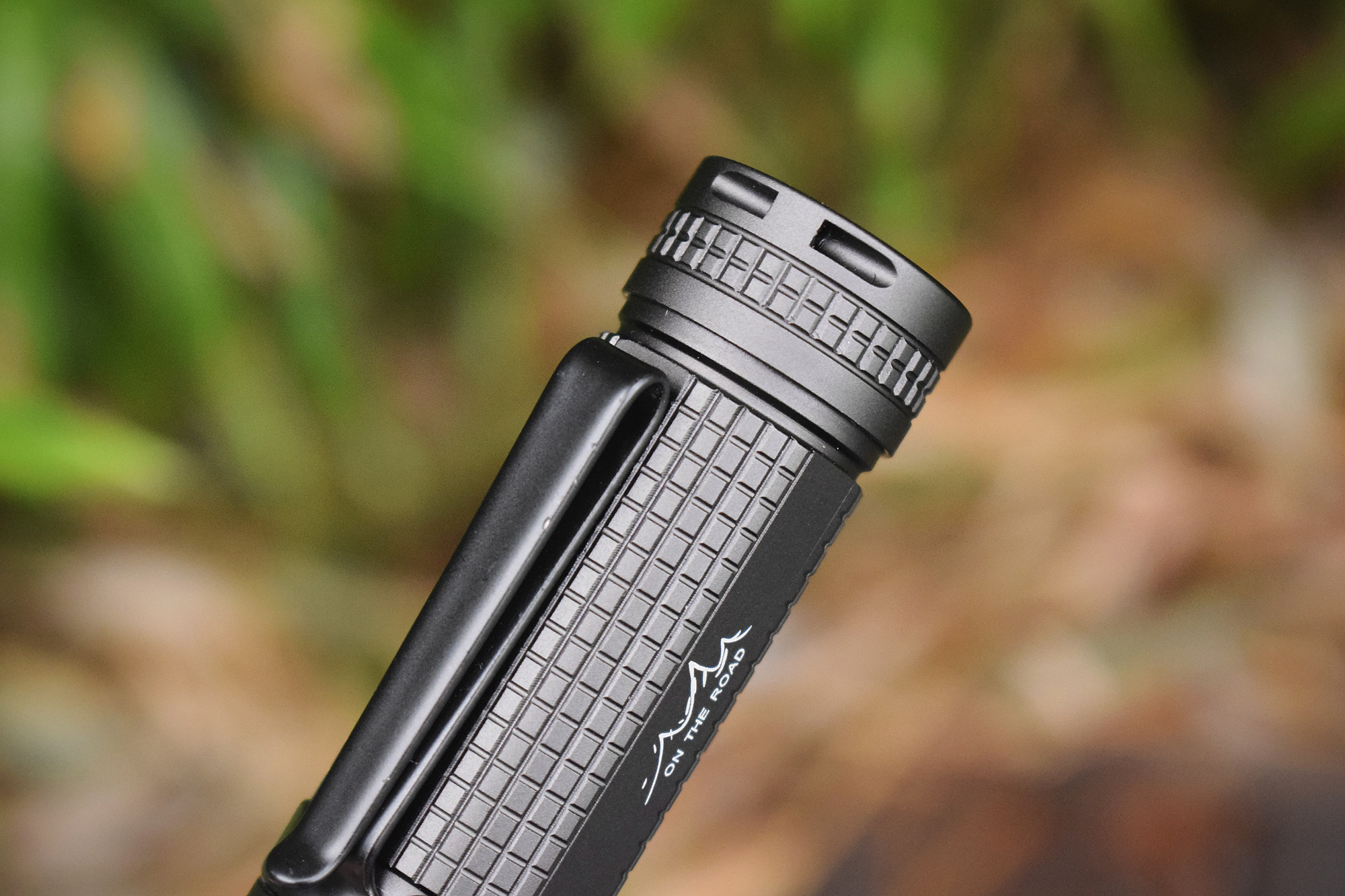 短小精悍实力派！在路上M4KEDC小手电体验