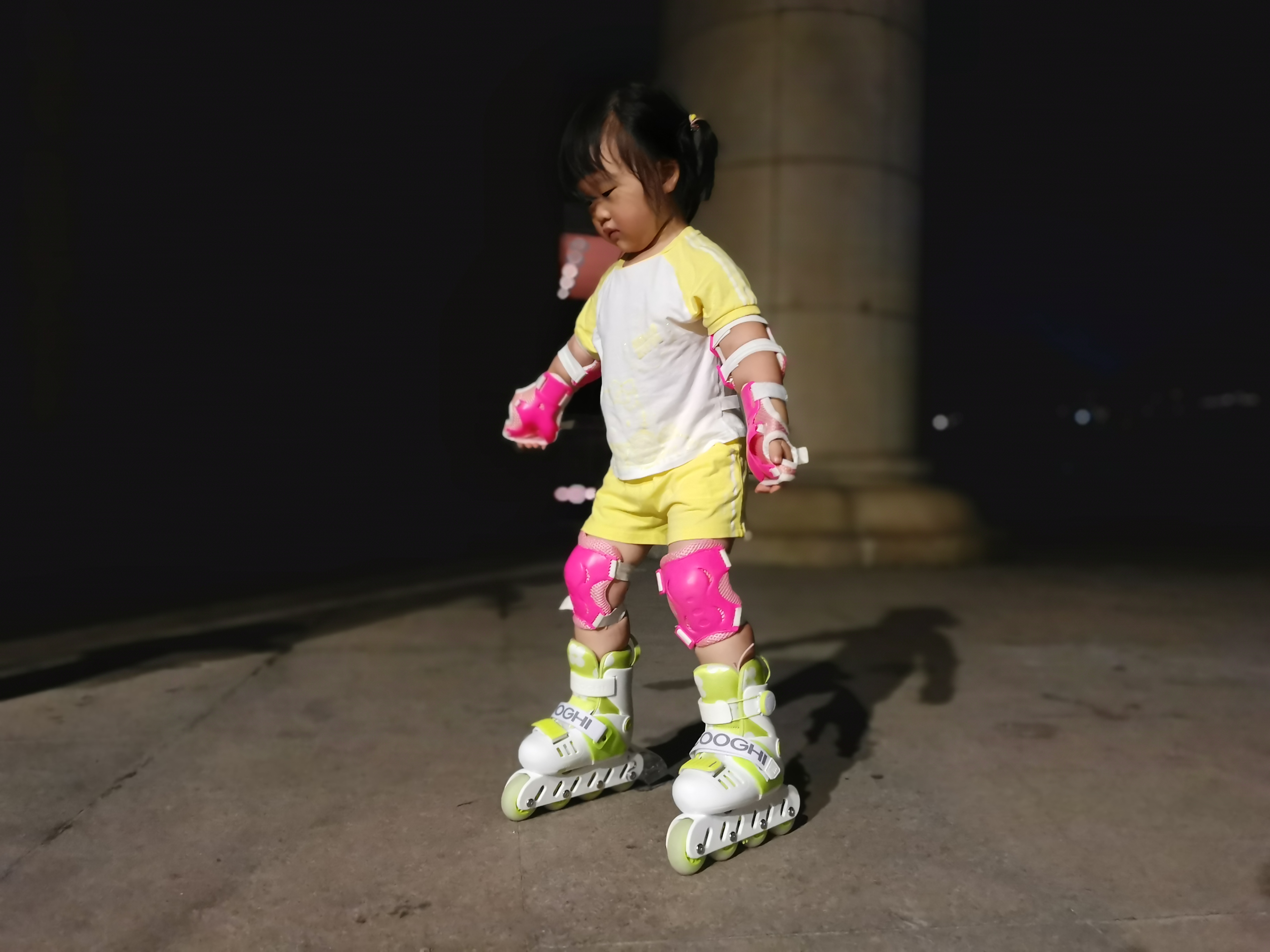 酷骑轮滑鞋r1r2,轮滑初学者适合哪种轮滑鞋