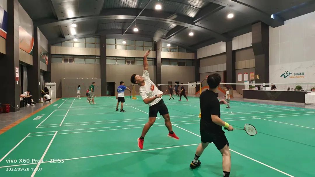 羽你相约快乐时光,羽你相约羽毛球