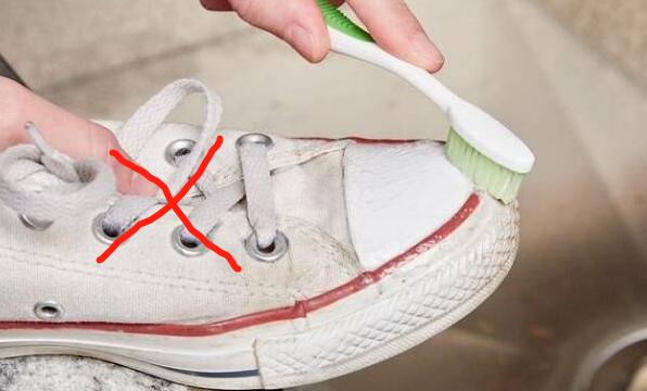 帆布鞋和鞋垫有霉点应该怎么清洗？每天一点小知识