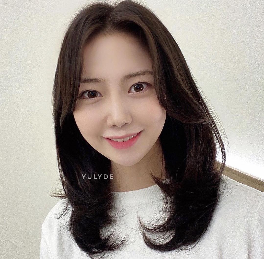 大圆脸适合什么发型,圆脸烫什么发型好看