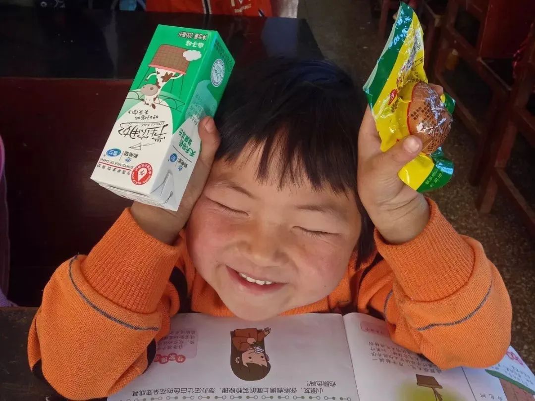 喜爱甜品的刨冰店老板，要把舌尖上的快乐传递给远方的乡村孩子