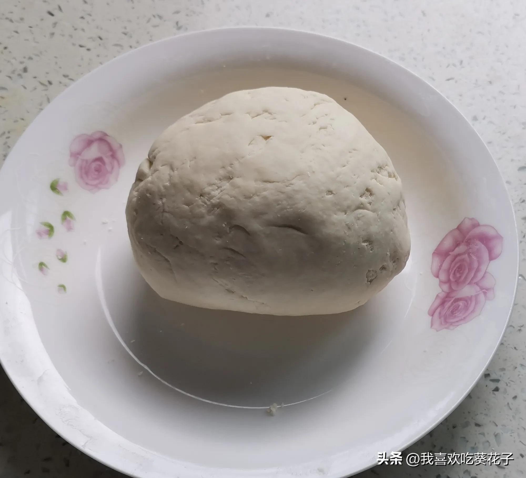 面团水和面粉的比例,揉面团面粉和水的比例是多少