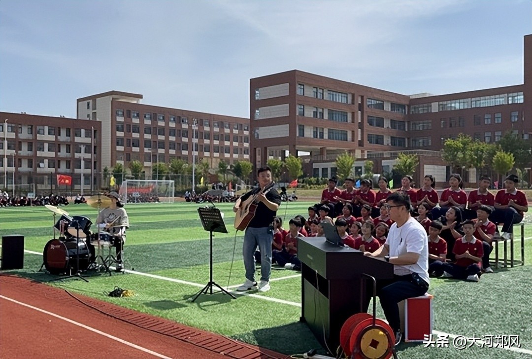 小学校园足球文化节开幕式新闻,校园足球文化节开幕式