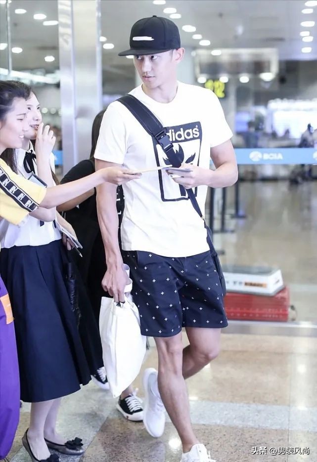 男士夏季如何穿搭显得干净有气质,男士夏季简单高级的穿搭