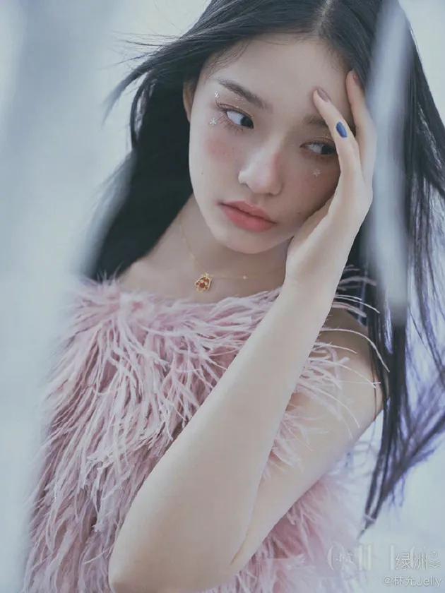 情人节送冰墩墩合适吗,冰墩墩情人节限定