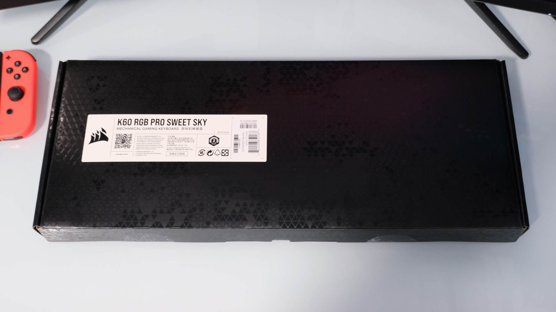 CHERRYMV轴用起来是什么样的体验？美商海盗船微甜之空RGB键盘