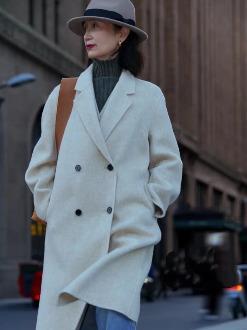 40岁女人穿衣搭配气质外套,60岁的女人穿衣服怎么搭配好看