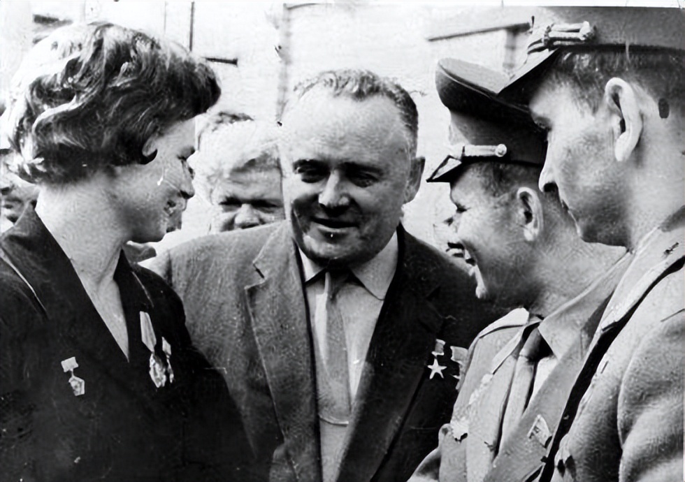 美苏冷战首次交锋，瓜分纳粹德国遗产，竟然埋下苏联解体伏笔？