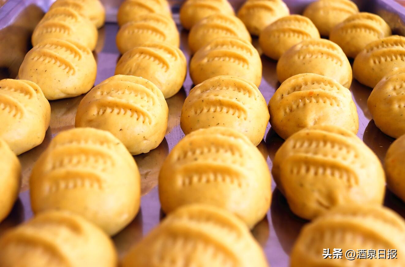 “小锅盔”“大生意”——*建华陈**的幸福生活