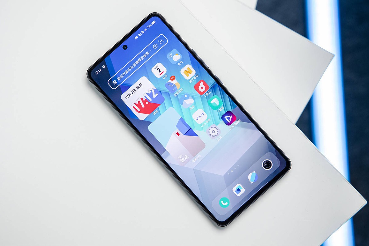 iqooneo7se跟红米note12turbo哪个好,iqooneo7se红米note12turbo谁好