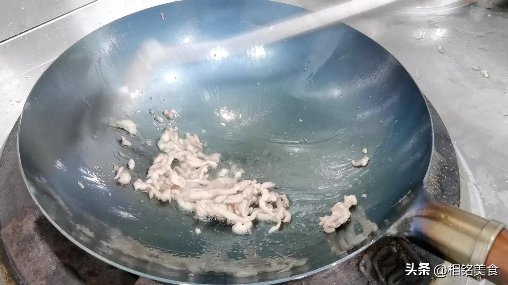 新铁锅怎样开锅小妙招视频,不粘锅的铁锅最佳开锅方法