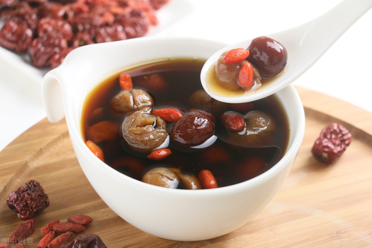 保温杯里泡枸杞血糖高可以喝吗,枸杞适合糖尿病人喝吗