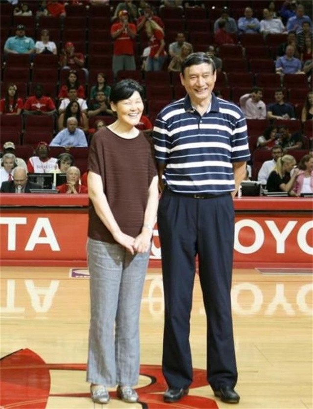 姚明一家三代近照,姚明个人资料及父母