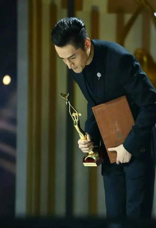 胡歌活了两千年,胡歌活得潇洒