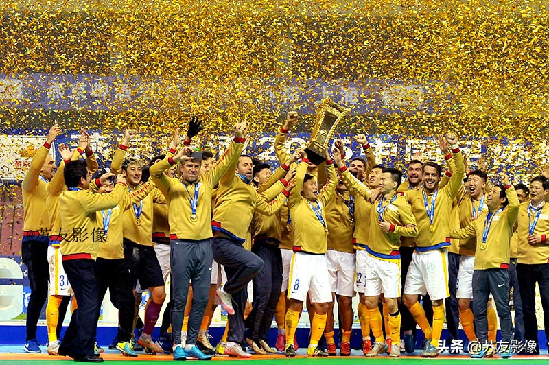 历史上的江苏队（25）：江苏足球暂时告别中国足球顶级联赛