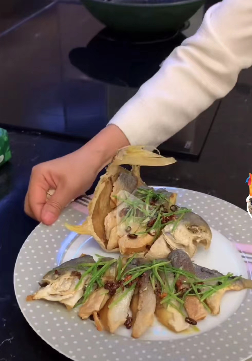 cici888跟赌王三太什么关系,cici888是赌王三太的侄女吗