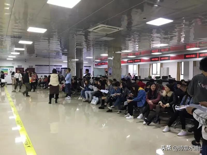 1987年我去香港探亲，申请繁琐过关费时口吐怨言，回程却说值得