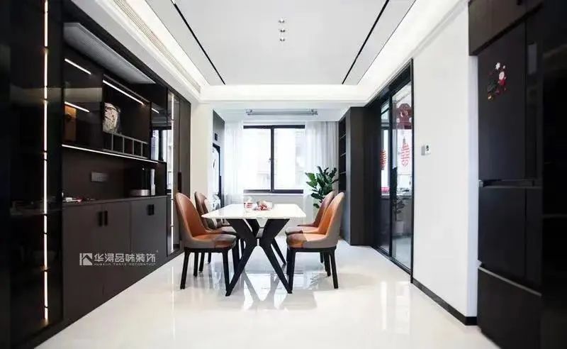 双开门冰箱放餐厅还是厨房,厨房餐厅太小冰箱怎么放