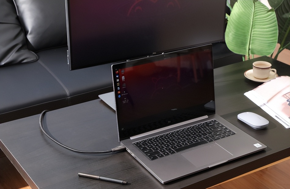 电脑屏幕重影模糊什么原因,电脑画面移动时变模糊