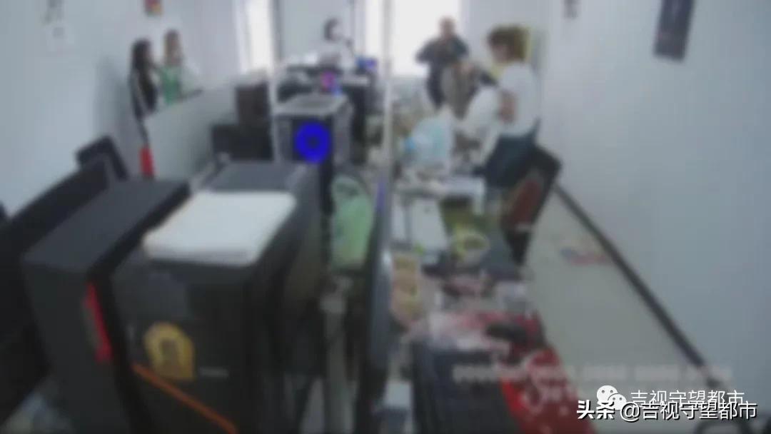 混进群卖“黄片”,三人牟利数十万后被抓