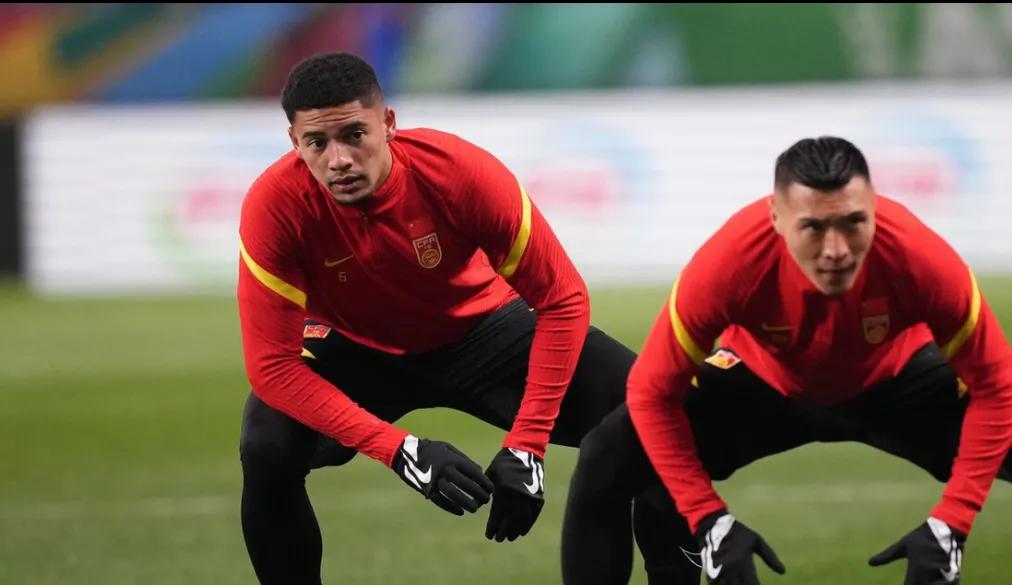 国足引入归化后实力,国足加入归化球员