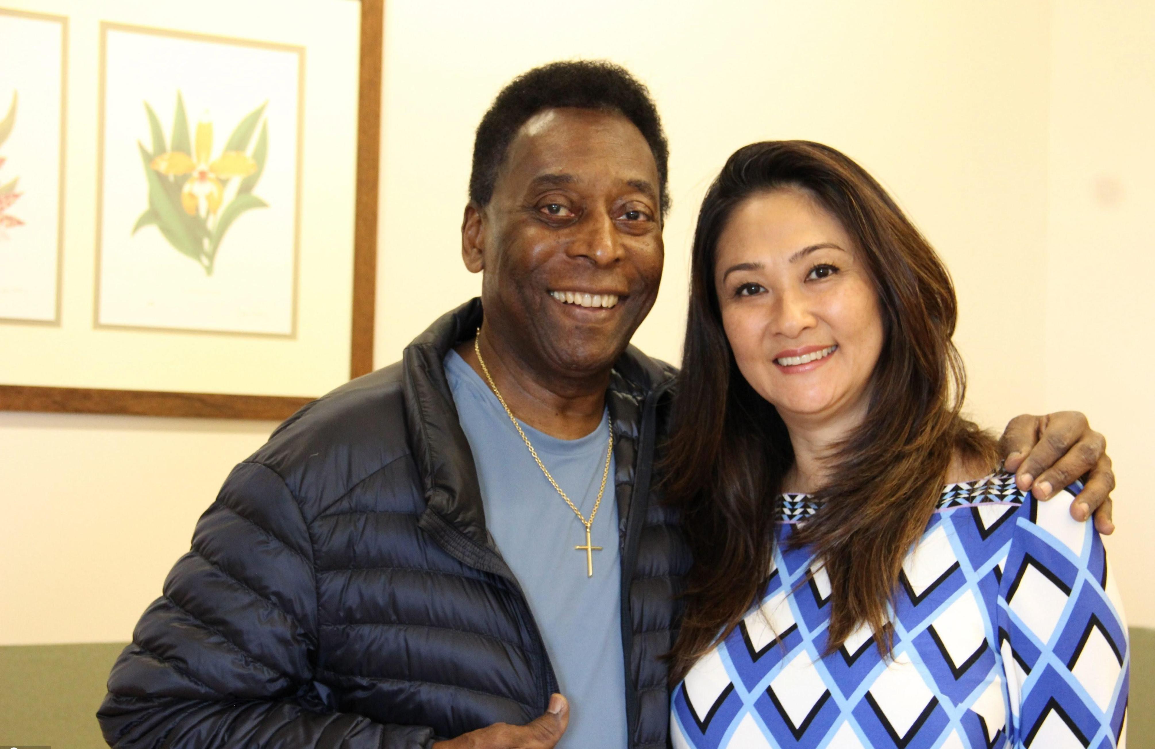 球王贝利传奇的一生仅17岁,贝利日本妻子