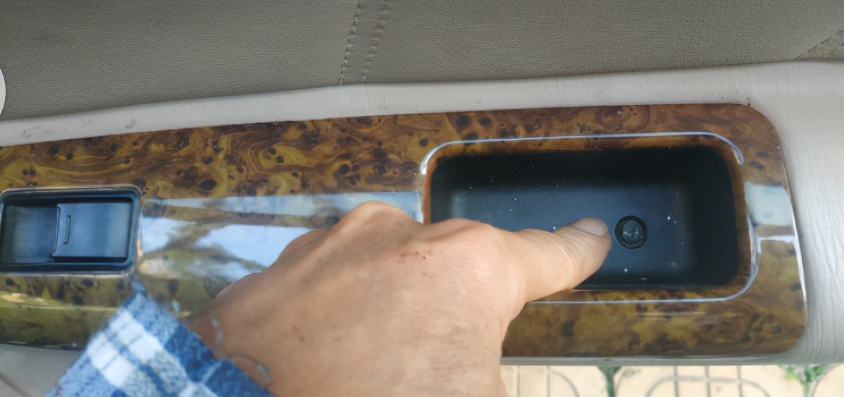 书呆子学修车2——车门玻璃升降故障检修