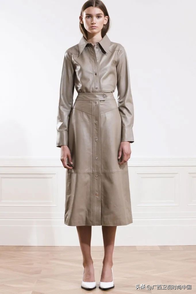 今年秋冬皮衣看起来更温柔了,新款皮衣穿出气质穿出高级感