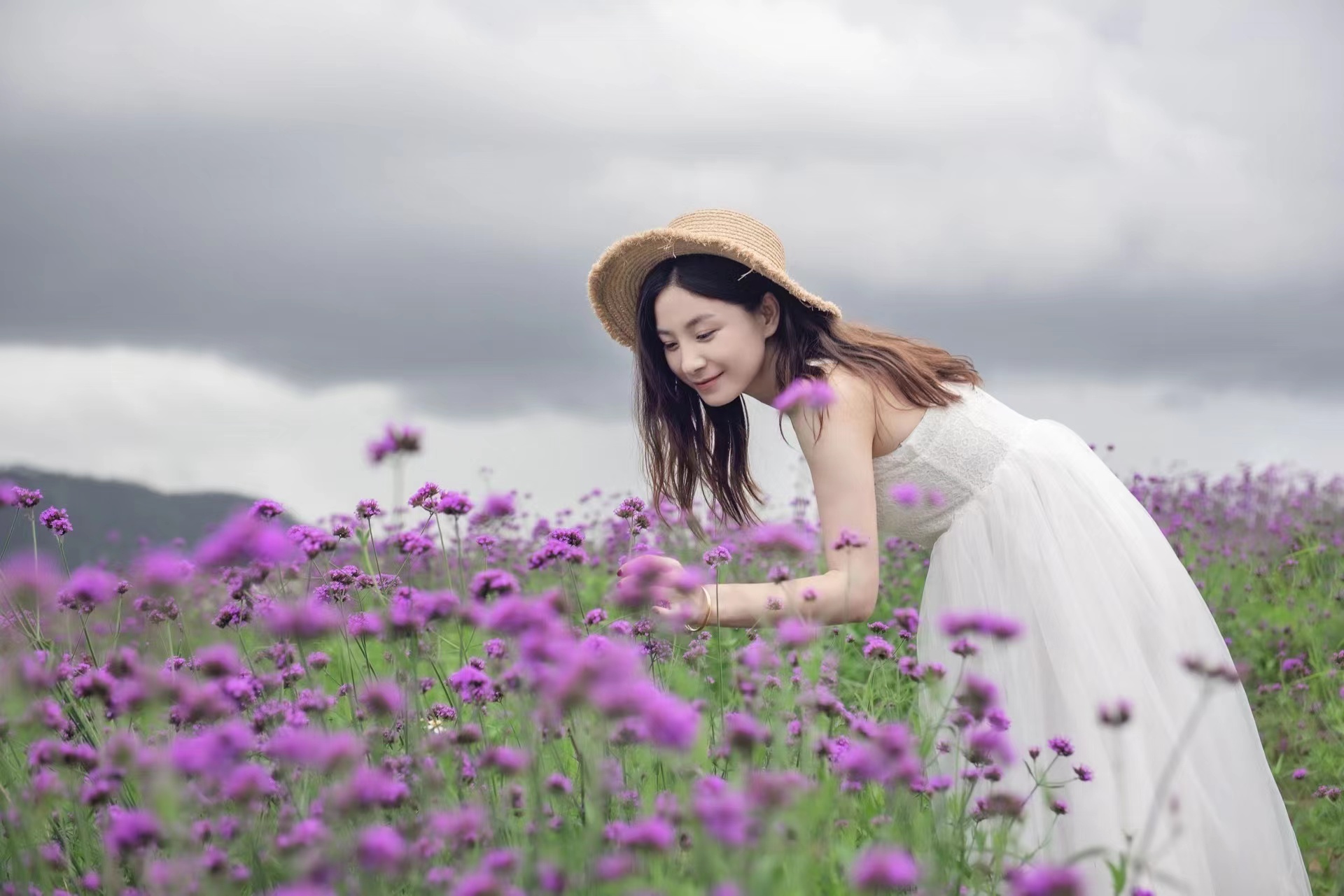 马鞭花拍摄人像姿势,马鞭花拍照姿势大全