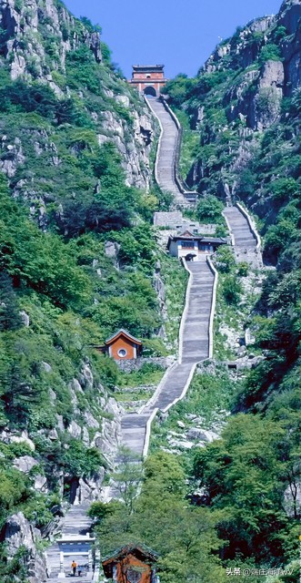 五岳归来不看山是什么地方,五岳归来不看山的山是哪个山