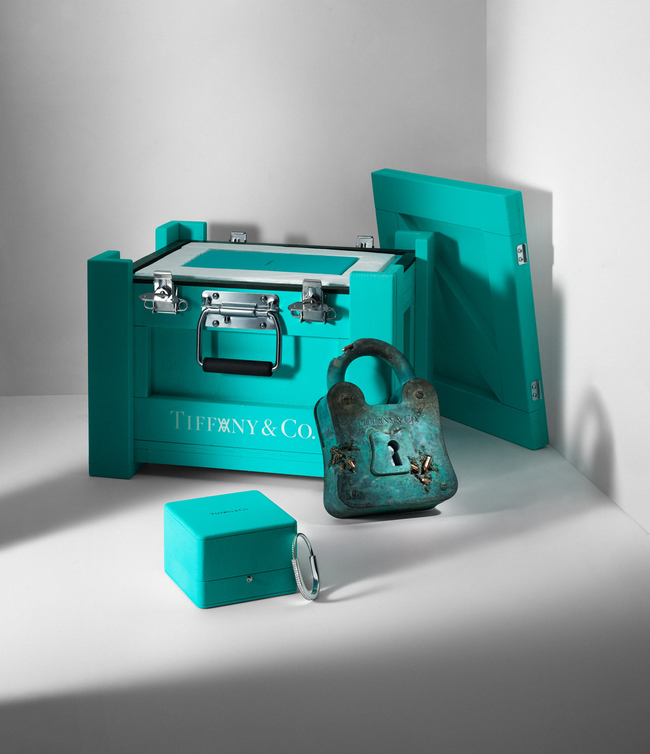 蒂芙尼与艺术家合作推出篮球,蒂芙尼最新手镯