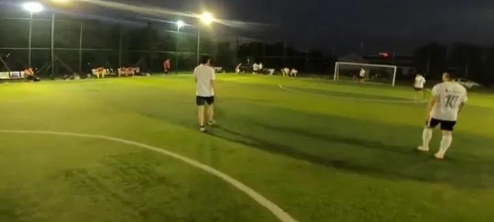 连云港甲级足球联赛直播,江苏连云港市足球俱乐部联赛