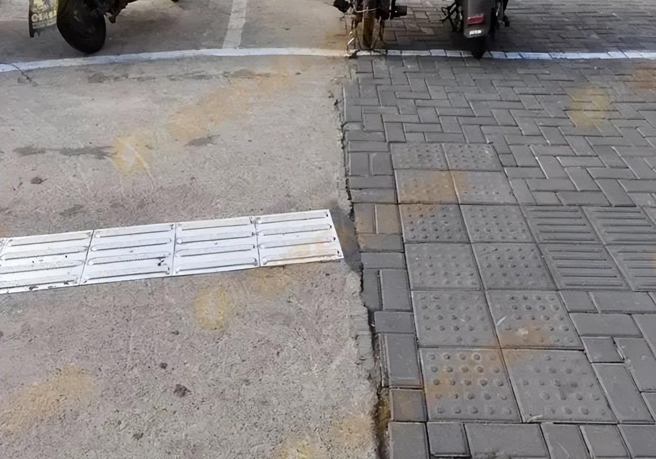 不锈钢盲道危害,不锈钢盲道怎样铺设