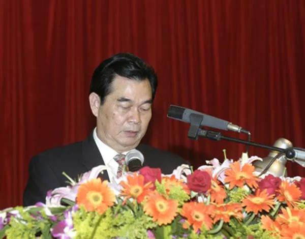 年近七旬的退休副厅贪官赖益成,跟情人因口角起纠纷杀人获刑13年