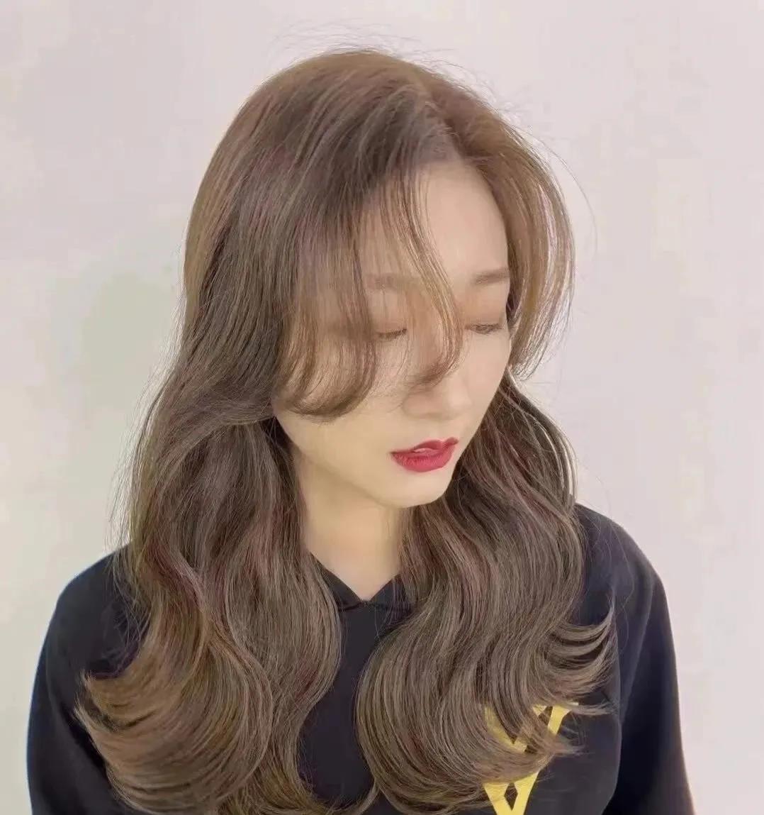 女生中长韩式浪漫气垫烫