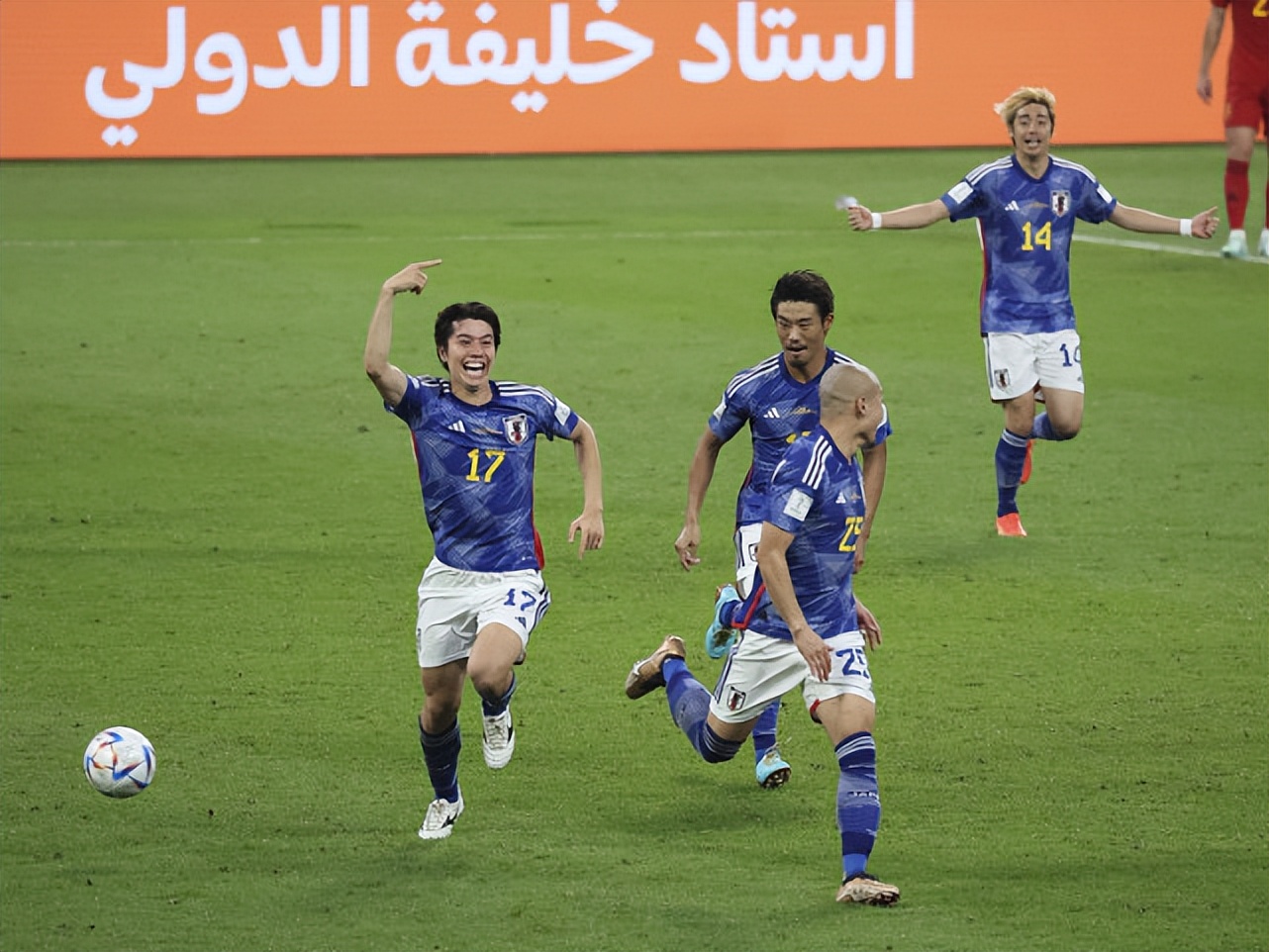 日本2:1逆转西班牙集锦,日本逆转西班牙中国球迷反应